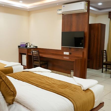 Sri Krishna Inn - Kempegowda Airport Bangalore Devanahalli Bagian luar foto