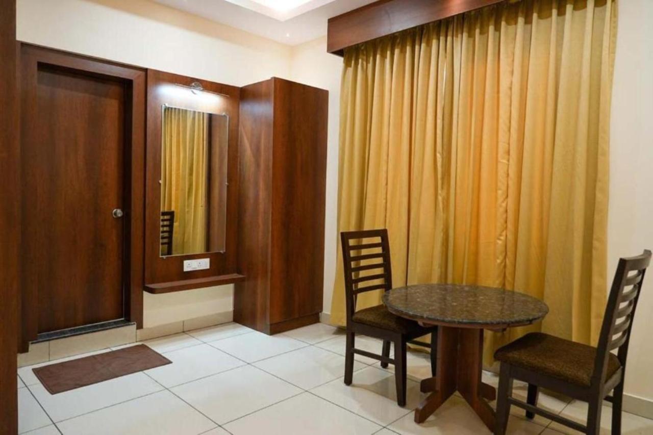 Sri Krishna Inn - Kempegowda Airport Bangalore Devanahalli Bagian luar foto