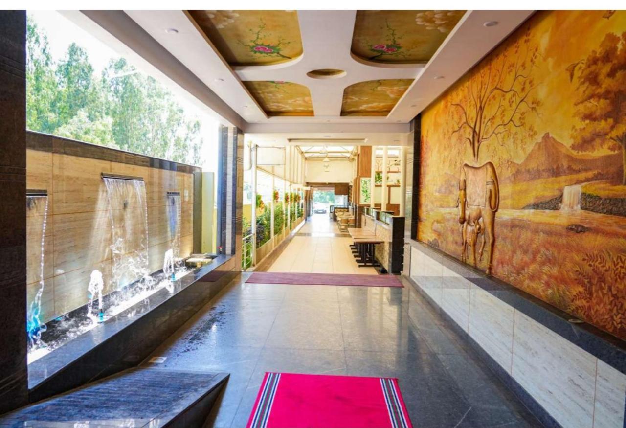 Sri Krishna Inn - Kempegowda Airport Bangalore Devanahalli Bagian luar foto