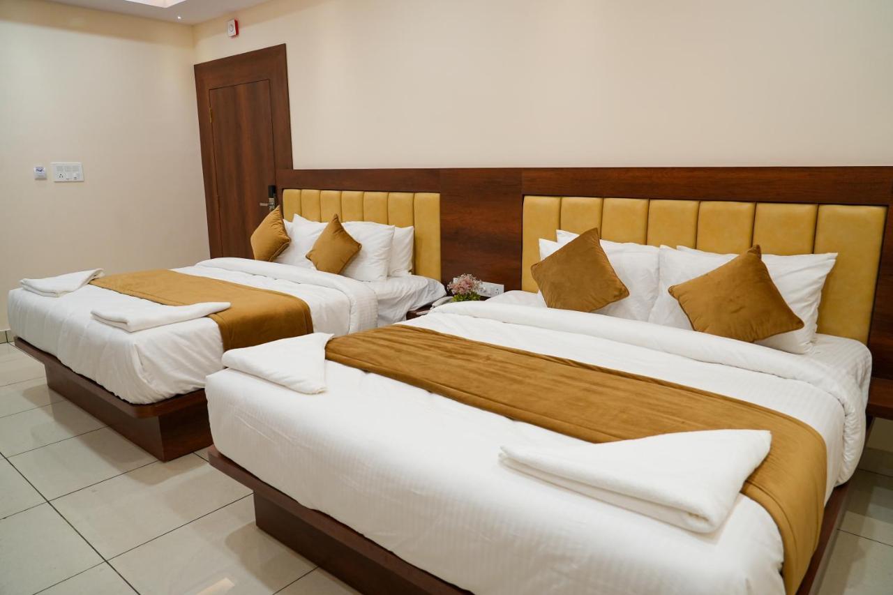 Sri Krishna Inn - Kempegowda Airport Bangalore Devanahalli Bagian luar foto