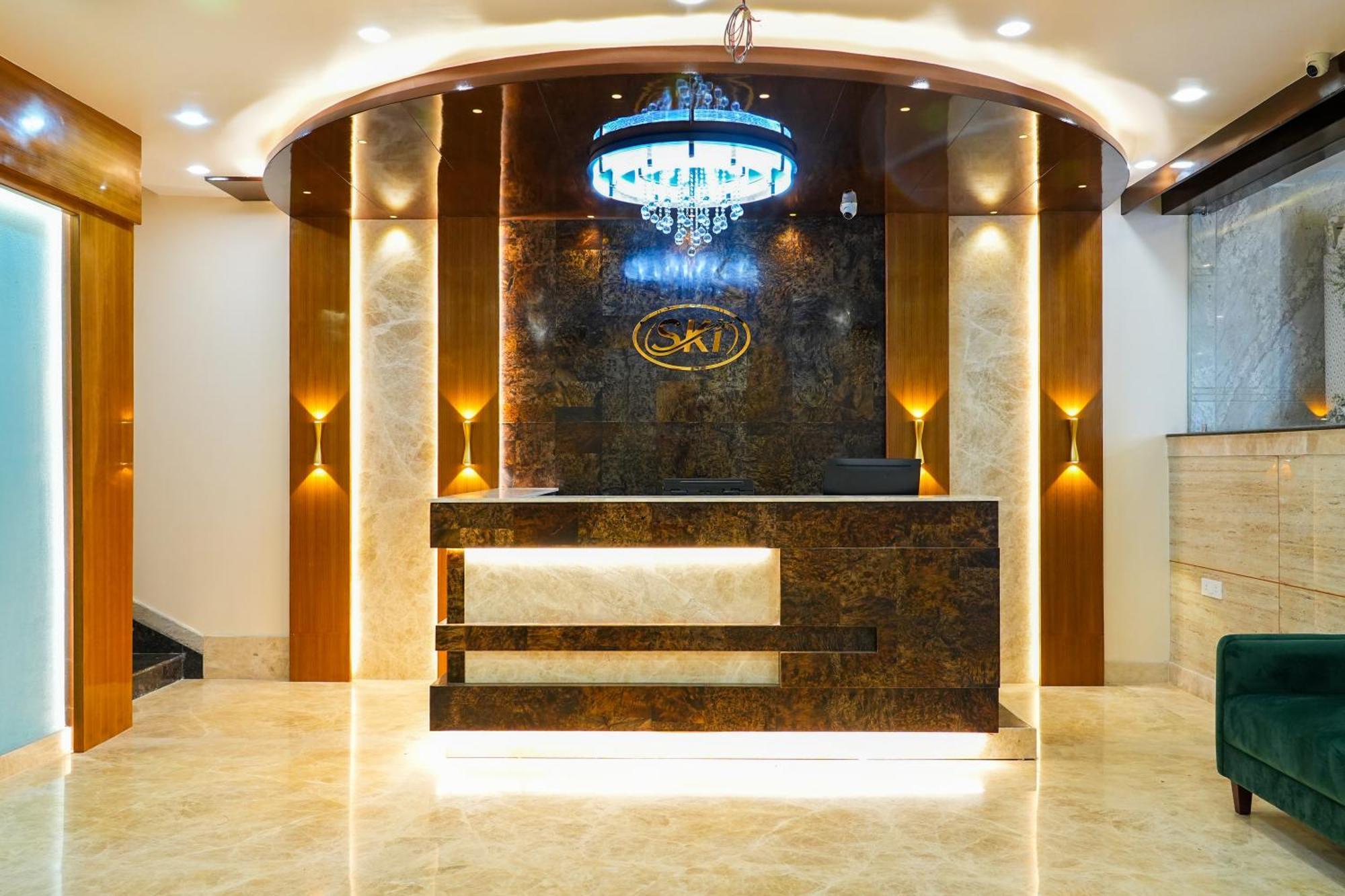 Sri Krishna Inn - Kempegowda Airport Bangalore Devanahalli Bagian luar foto
