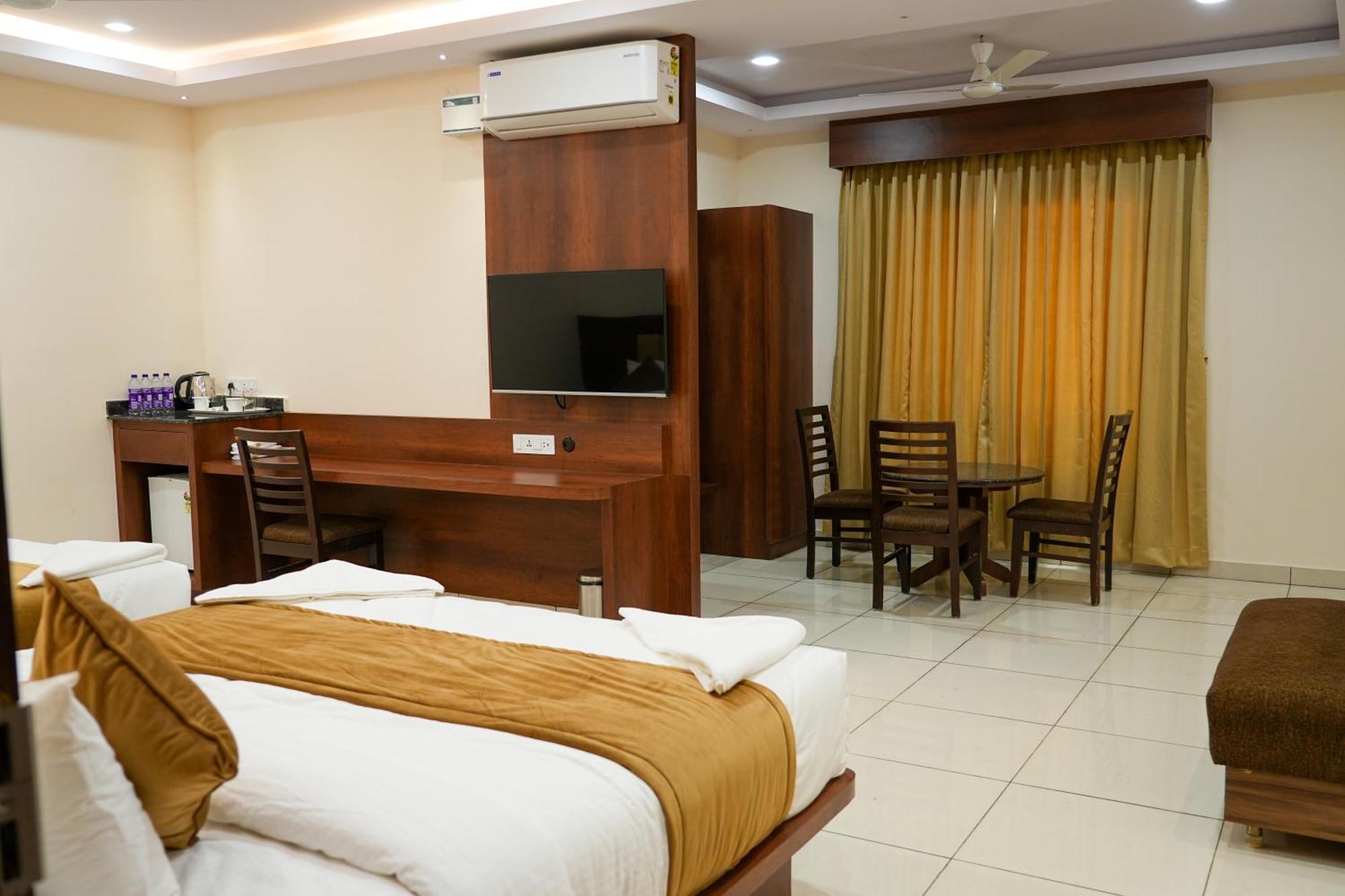 Sri Krishna Inn - Kempegowda Airport Bangalore Devanahalli Bagian luar foto